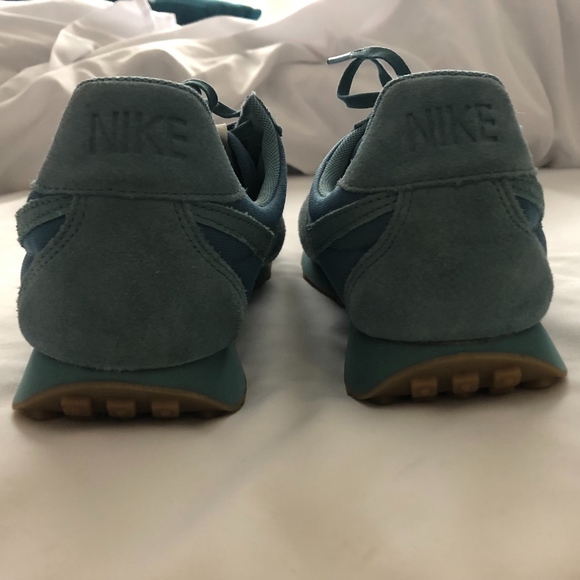 Nike trainers - Picture 4 of 4